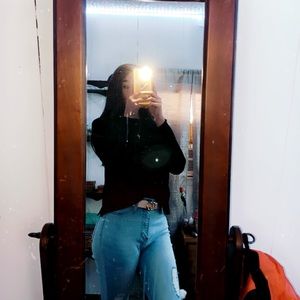 Meet your Posher, Desiree